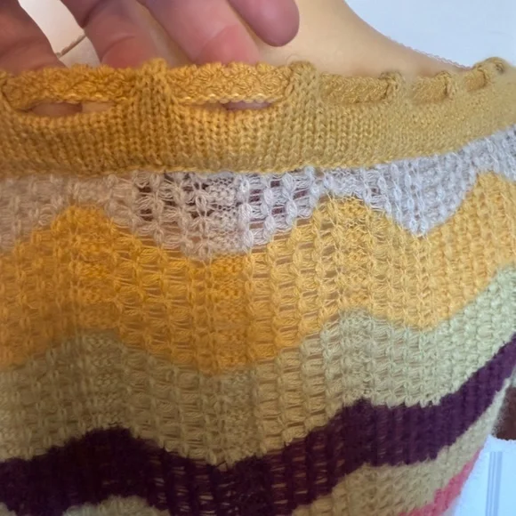 ✨ Missoni Vintage Zig-Zag Knit Top ✨ - Picture 4 of 6